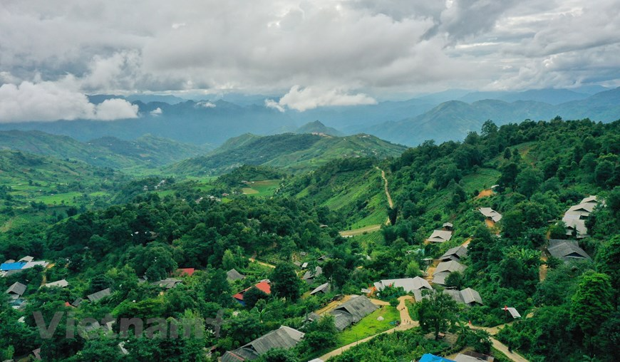 In Photos: Unique Gates of Sin Suoi Ho