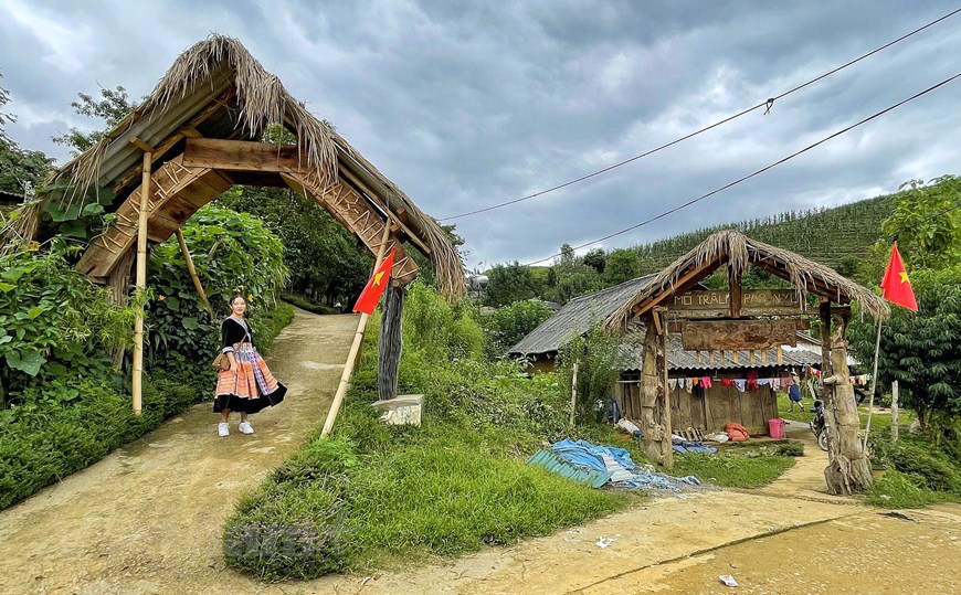 In Photos: Unique Gates of Sin Suoi Ho