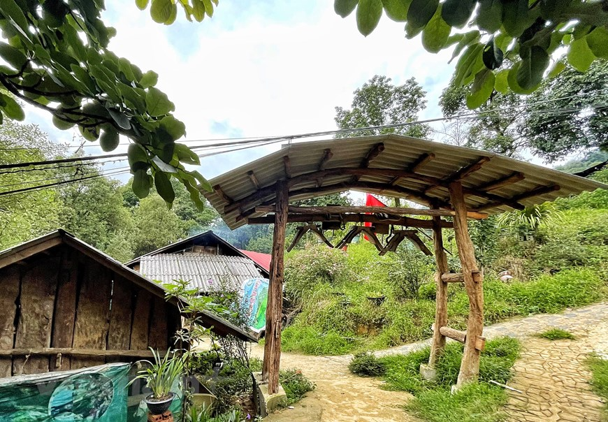 In Photos: Unique Gates of Sin Suoi Ho