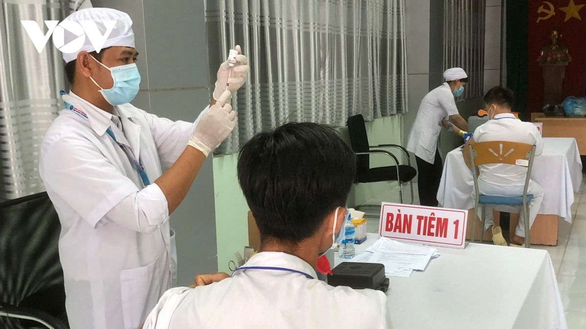 With approximately 100 million people, the vaccination rate is rather low in Vietnam as only 4 million doses have been administered since March 8. Photo: VOV