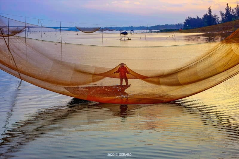 French 'Santa Claus' Loves Photographing Hoi An