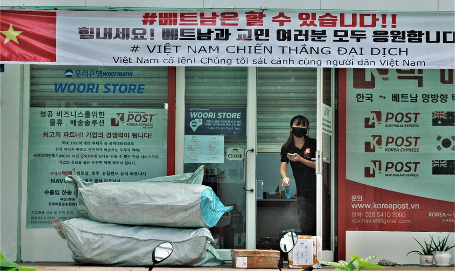 In Photos: Foreigners Social Distancing in Vietnam