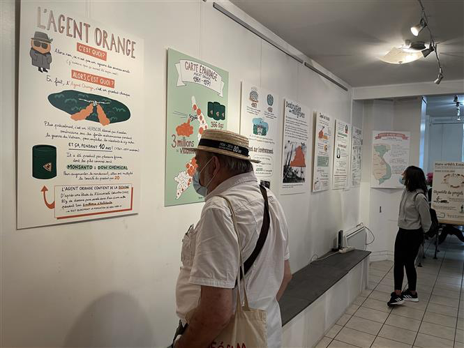 First Graphic Exhibition on Vietnam's Agent Orange in France