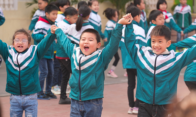 Students during break time at a school in the northern Bac Giang Province, January 19, 2021. Photo: VnExpress