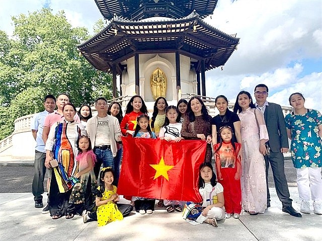 Vietnamese in Europe Support Covid-19 'Vaccine Passports'