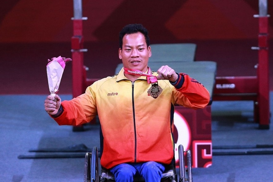 Weightlifter Le Van Cong wins silver medal at Tokyo Paralympics. Photo:Getty