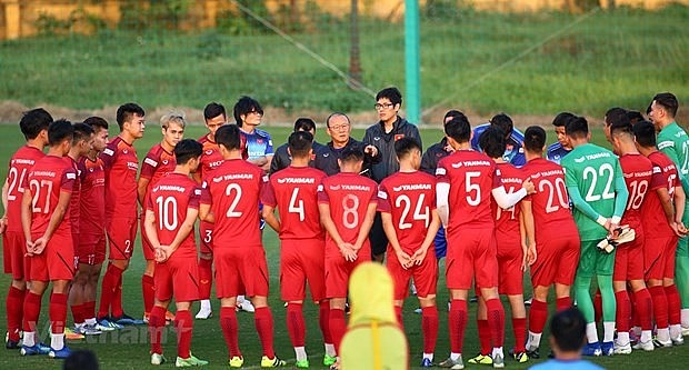 At a training session of the national men's football team. Photo: VNA