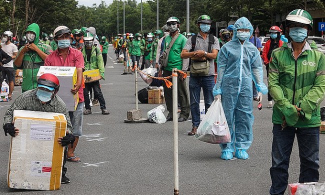 Vietnam News Today (August 29): HCMC Shippers to Resume Operations in 8 High-risk Districts