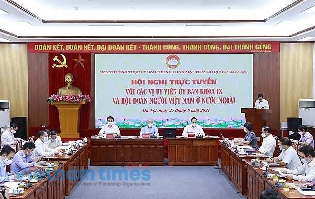Overseas Vietnamese Contribute in Fight Against Covid-19
