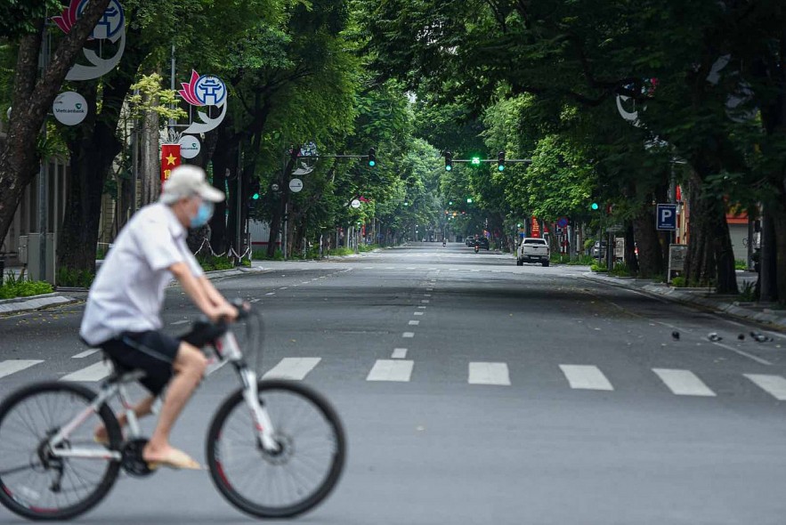 In Photos: Peaceful Hanoi that Everyone Misses Amid Social Distancing