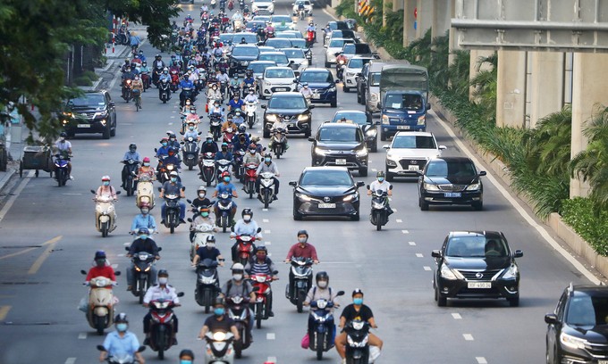 Vietnam News Today (October 14): Hanoi Allows On-site Dining, Taxi Services