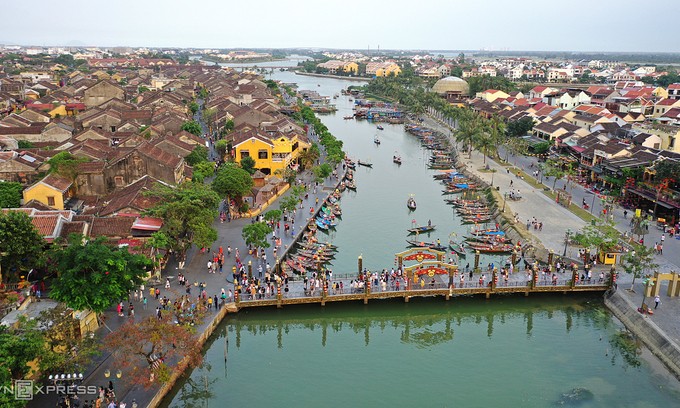 Vietnam News Today (October 16): Localities Remove Quarantine, Testing Regulations for Tourists