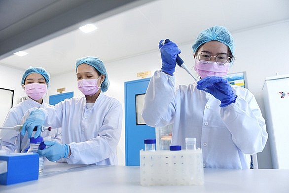 Vietnam News Today (October 17): National Program for Development of Domestic Vaccines Adopted