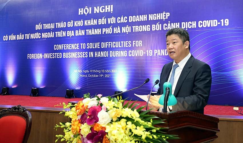 Hanoi Holds Dialogue to Remove Difficulties for Foreign-invested Enterprises