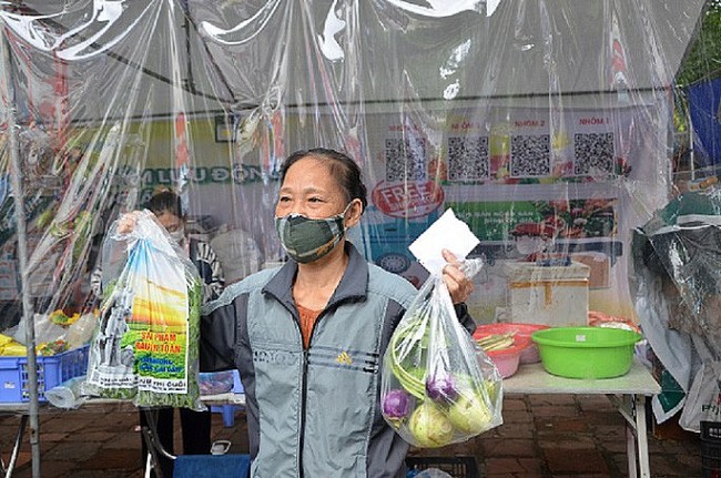 Hanoi's Newest Green Scheme: Exchanging Plastic Waste for Food