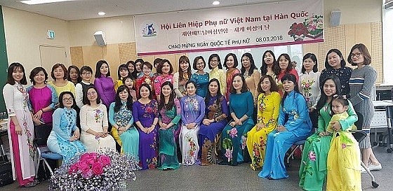 The Kindness of Vietnamese Women is Felt Across the World