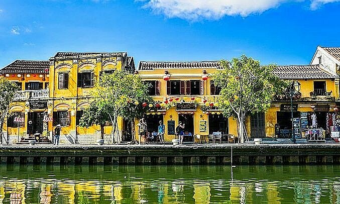 Tourists are seen along the bank of the Hoai River in Hoi An, 2019. Photo: Shutterstock