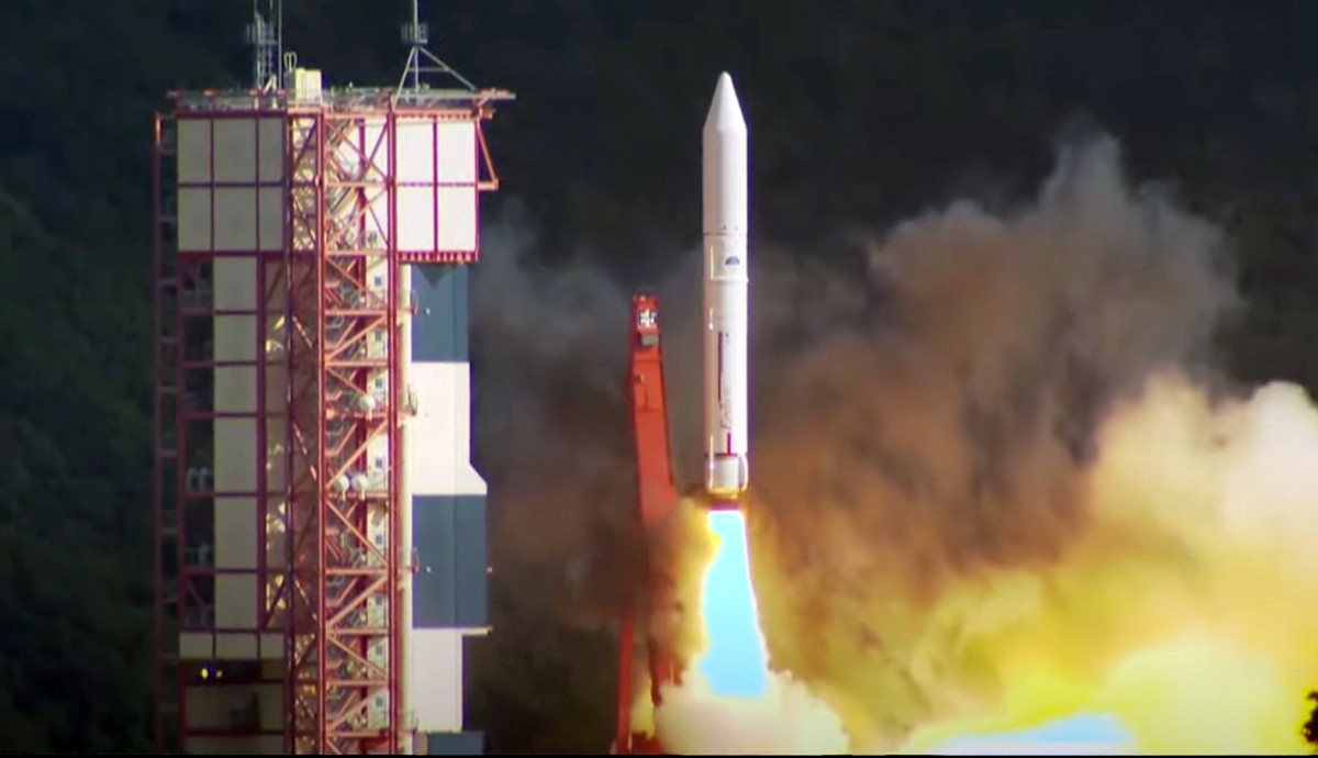 vietnam news today november 10 vietnams nanodragon satellite successfully launched into orbit