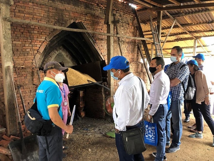 Foreign cultural officers and reporters visit Ben Tre province as part of MICE tour operated by Saigontourist. Photo: plo.vn