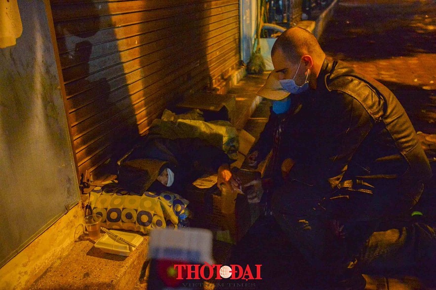 British Man Helps Hanoi's Homeless