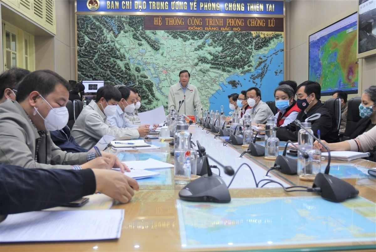 vietnam news today december 16 south central localities on alert as tropical storm rai entering bien dong sea