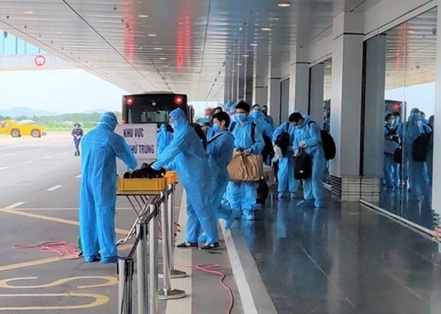 The Ministry of Health is considering easing quarantine restrictions on foreign arrivals. Photo: VOV