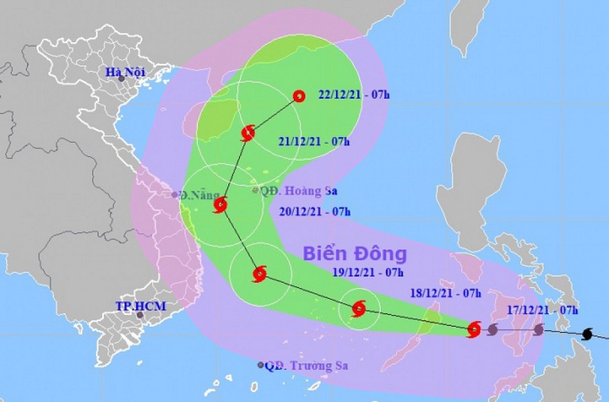 Super typhoon Rai is forecast to make a U-turn when it moves close to central Vietnam. Photo: VOV