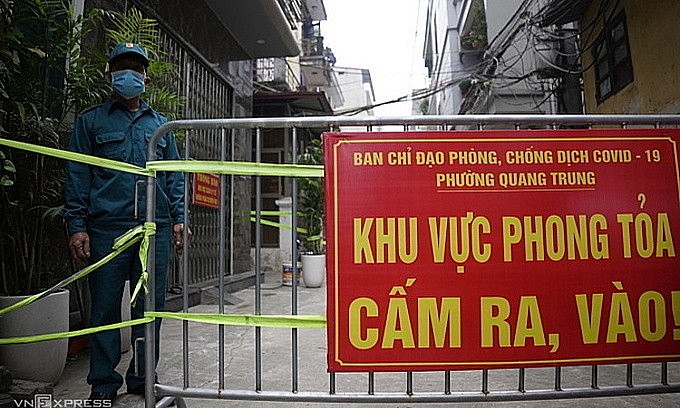 An alley in Hanoi's Ha Dong District is under Covid lockdown, November 2021. Photo: VnExpress