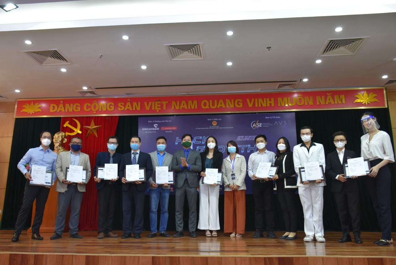 Hack4Growth Unlimited 2021: Honoring Vietnamese Creators Around the World