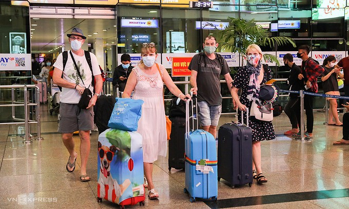 vietnam news today december 24 embassies propose no quarantine for vaccinated or recovered foreign arrivals