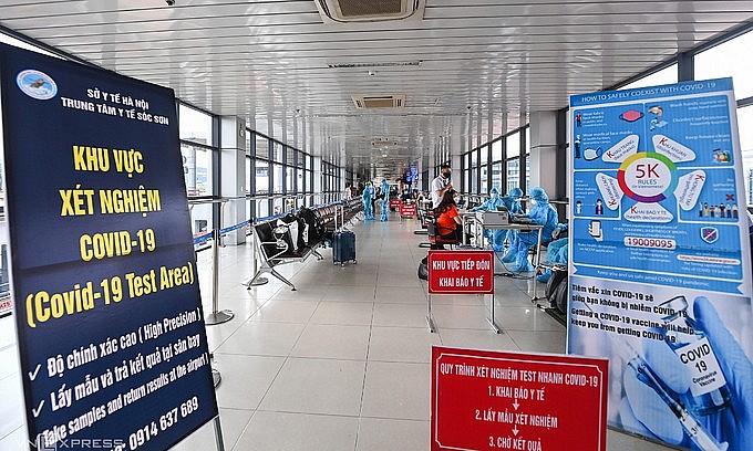 A Covid-19 testing area at Hanoi's Noi Bai Airport, July 2021. Photo: VnExpress