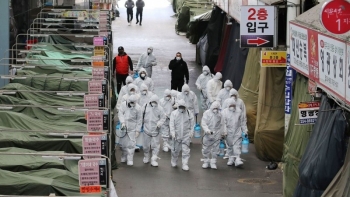 Coronavirus outbreak: South Korea raises threat alert level
