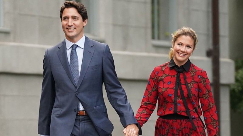 canadian pm justin trudeaus wife tests positive for coronavirus