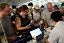 breaking news vietnams government suspending all travel visa to limit the spread of coronavirus