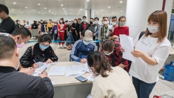 Vietnam announces quarantine on all passengers starting March 21