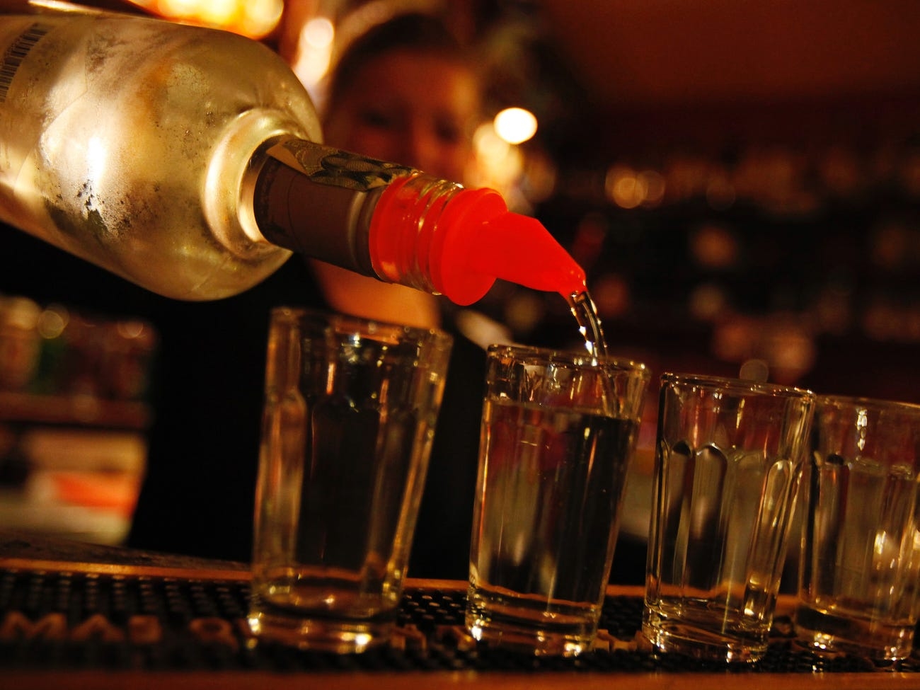 drinking alcohol can increase the risk of getting coronavirus