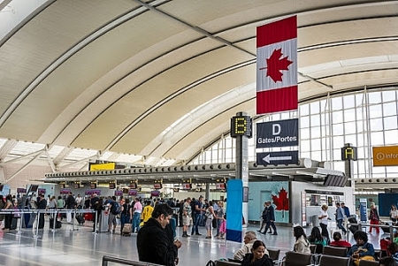 Vietnamese Embassy in Canada warns citizens against unlicensed flights
