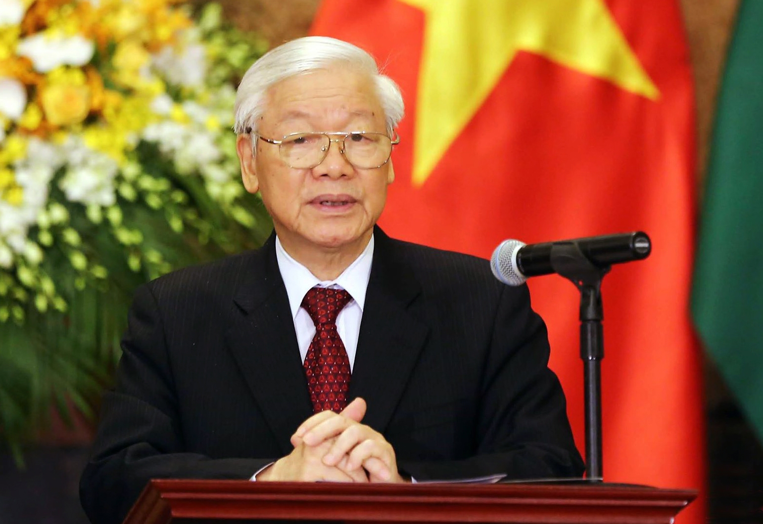 party general secretary and president congratulates vietnam journalists association on 70th anniversary