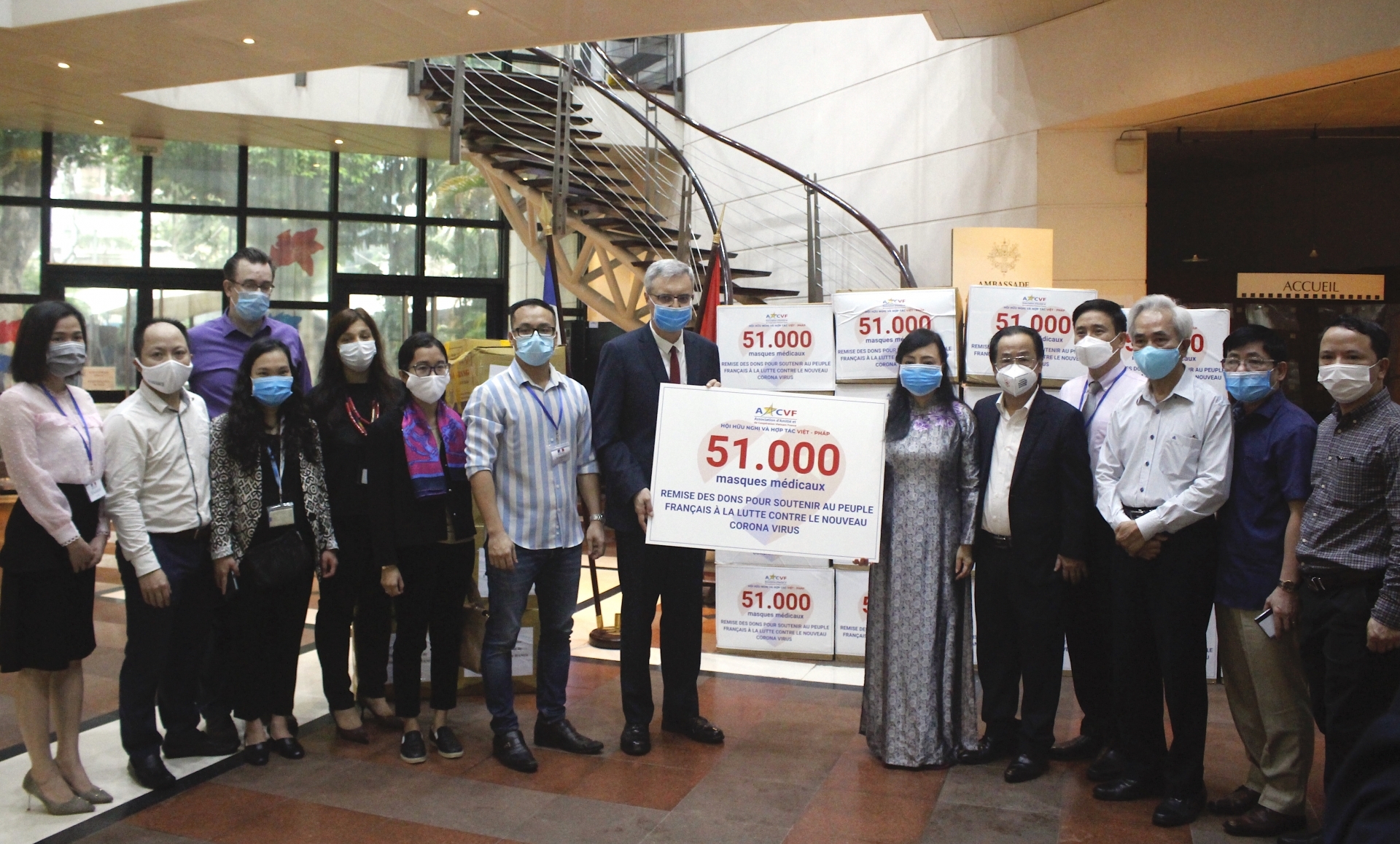 vietnam france friendship association donates 51000 masks to france