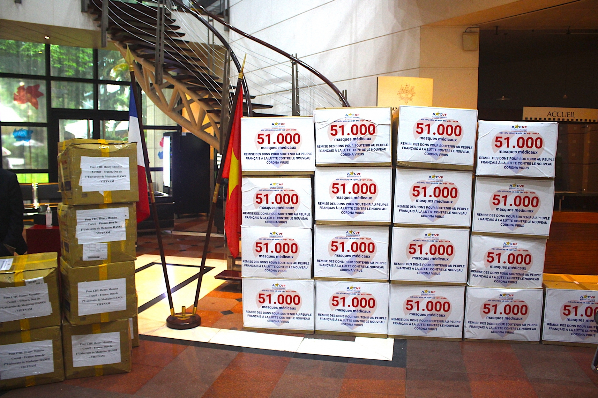 vietnam france friendship association donates 51000 masks to france