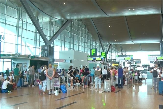 vietnam helps repatriate over 180 stranded russian tourists