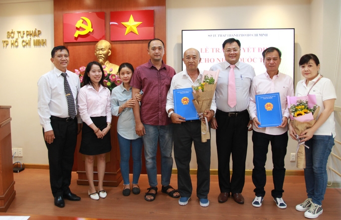 Two Taiwanese - Chinese granted Vietnamese citizenship