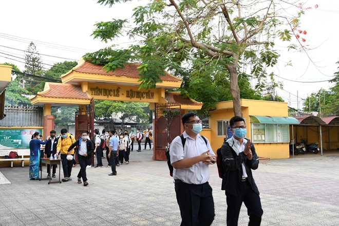 vietnam schools reopen after three month closure due to the covid 19