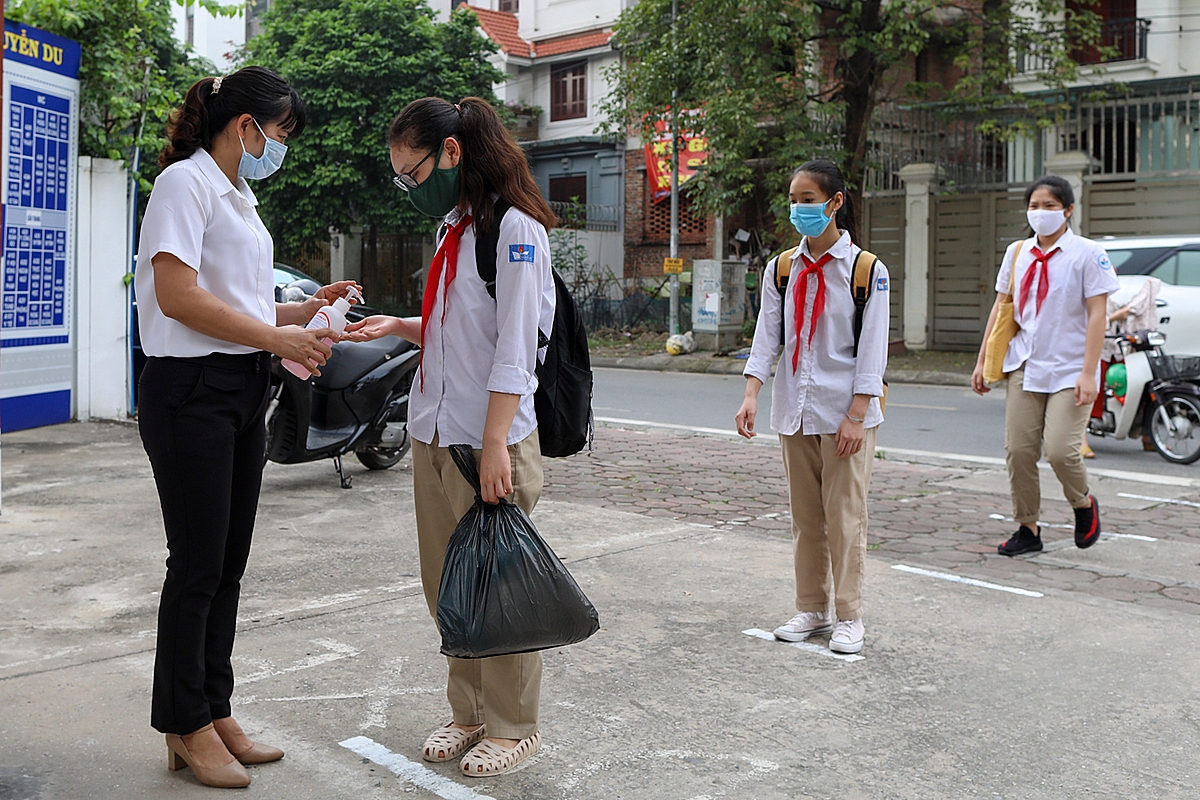 vietnam schools reopen after three month closure due to the covid 19