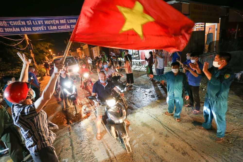 residents in hanoi outskirt burst with joy as 28 day covid 19 lockdown ends up photo