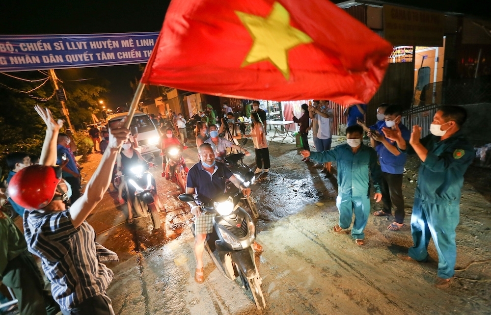 residents in hanoi outskirt burst with joy as 28 day covid 19 lockdown ends up photo