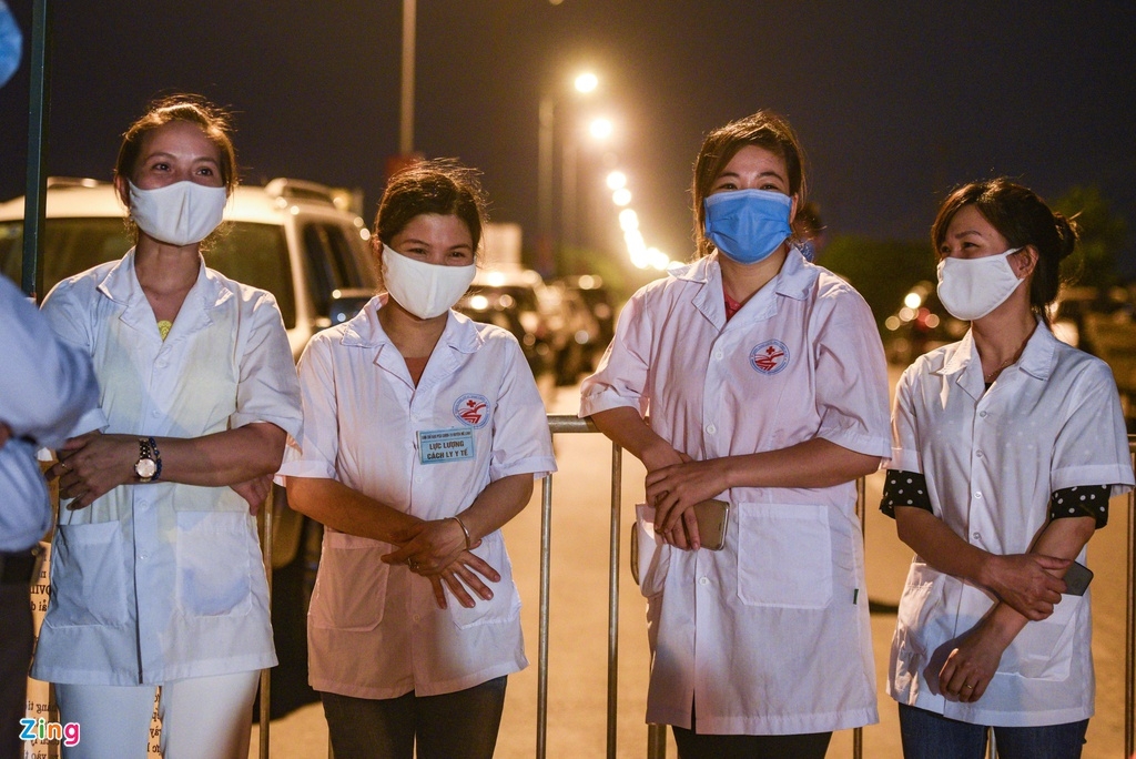 residents in hanoi outskirt burst with joy as 28 day covid 19 lockdown ends up photo