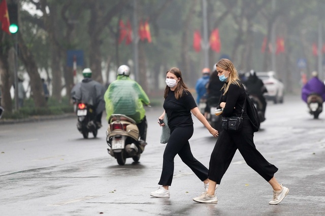 foreigners decide to stay in vietnam amid covid 19 as they feel safer than at home