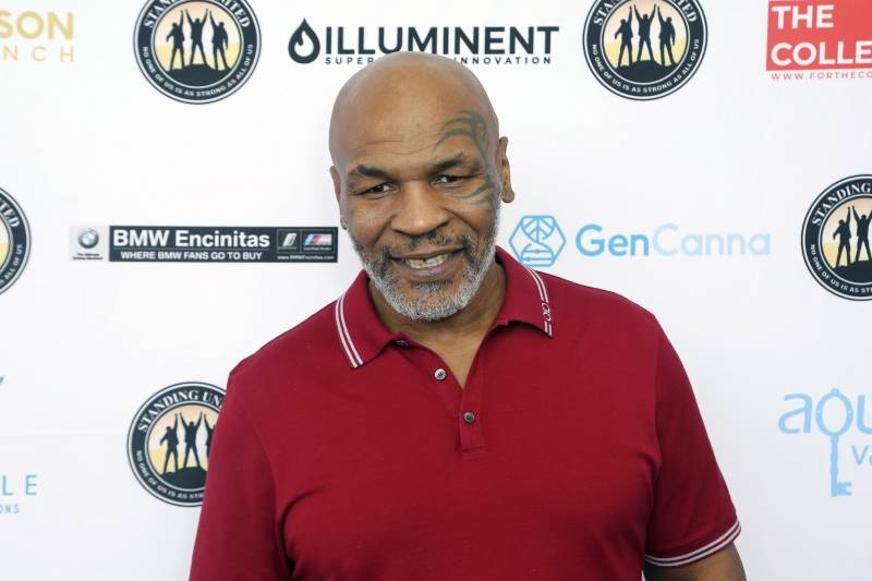 mike tyson says hes back shows off devasting speed and strength in new training video