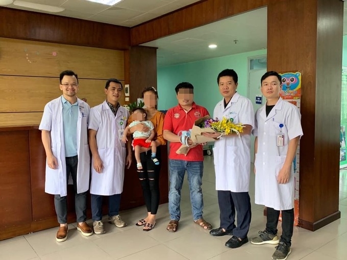 vietnamese doctors cure 1 year old laotian born with congenital lung cystic